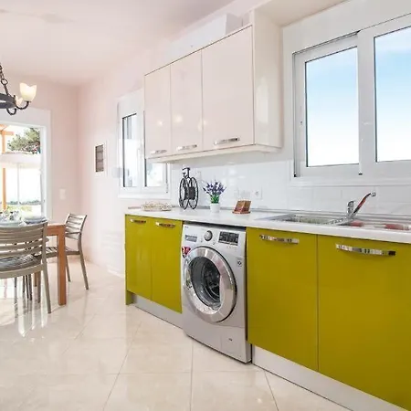 Regina - Luxury And Comfort לקניה