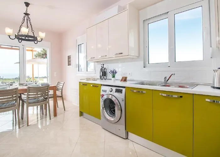 Regina - Luxury And Comfort Lachania