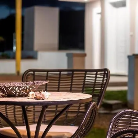 Regina - Luxury And Comfort Lakhania